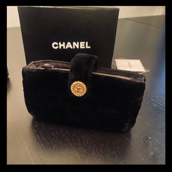 Chanel velour pochette mini bag - Picture 1 of 11
